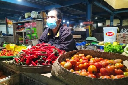 Jelang Lebaran, Harga Tomat di Bangli Melambung 2