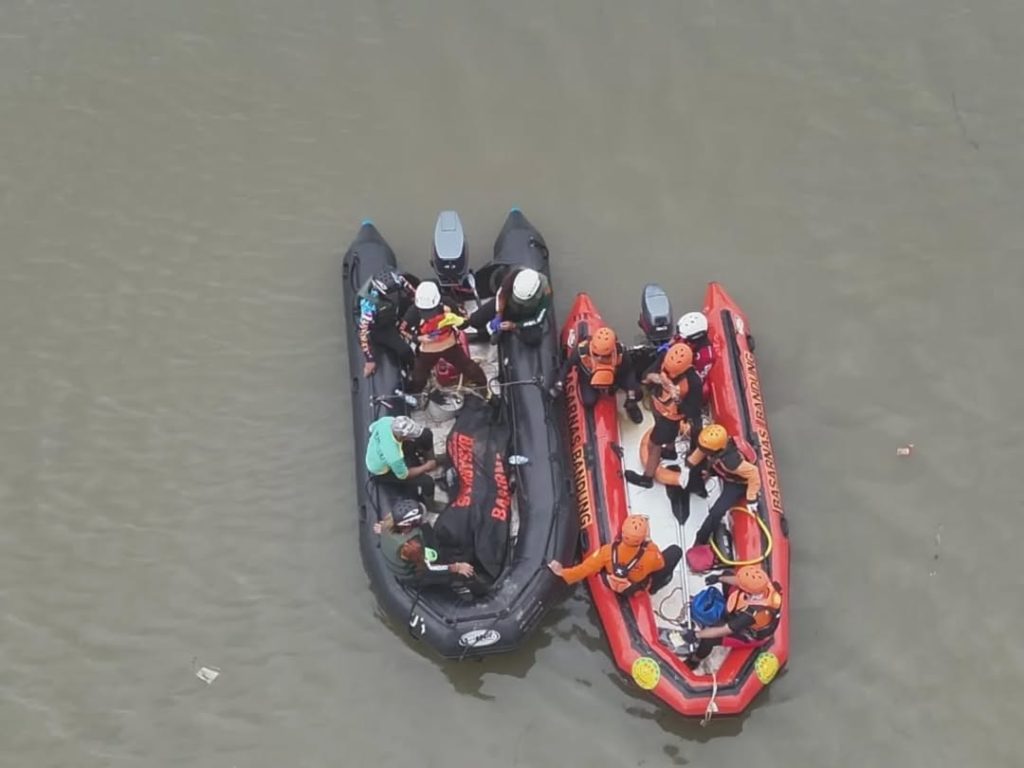 Tukang Rongsok yang Tenggelam di Sungai Citarum Ditemukan Meninggal 1
