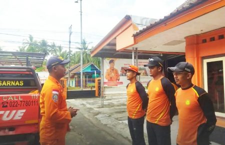 Tim SAR Turun Tangan Cari Korban Terseret Ombak Pangandaran 2
