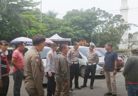 Pengaduan Parkir Liar di Bandung Tinggi, Tim Gabungan Turun Tangan Pengaduan Parkir Liar di Bandung Tinggi, Tim Gabungan Turun Tangan 3