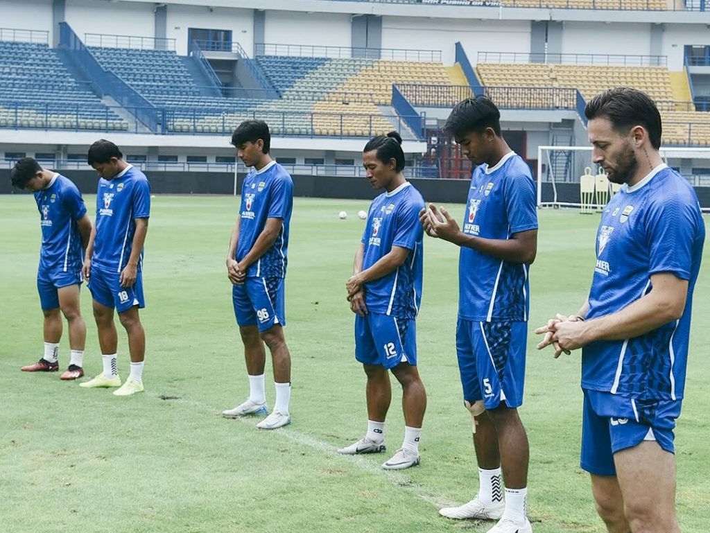 Persib vs Persebaya Head to Head: Siapa Paling Unggul? 1