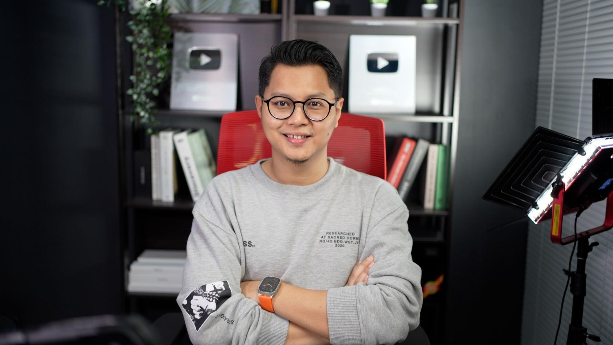 Hendra Setyo Ungkap Tips Anti Mainstream Jadi Content Creator Sukses, Pemula Wajib Tahu! 1 Hendra Setyo Ungkap Tips Anti Mainstream Jadi Content Creator Sukses, Pemula Wajib Tahu! 2
