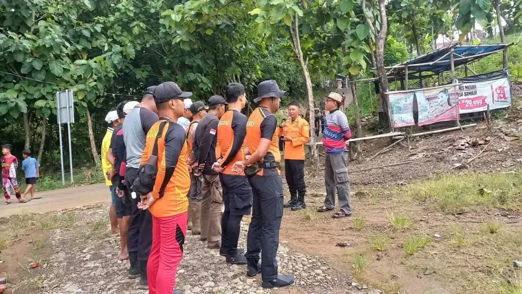 Korban Terseret Arus Sungai Cisanggarung Masih Dicari, Operasi SAR Diperluas 1