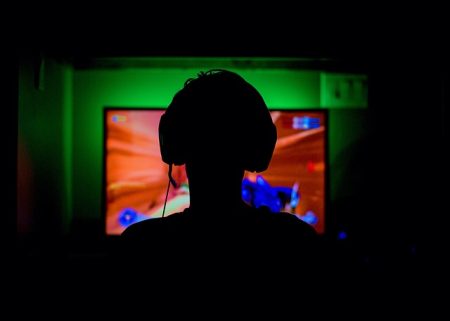Fenomena Game Penghasil Uang: Bagaimana Pandangan Para Pakar Teknologi? 2