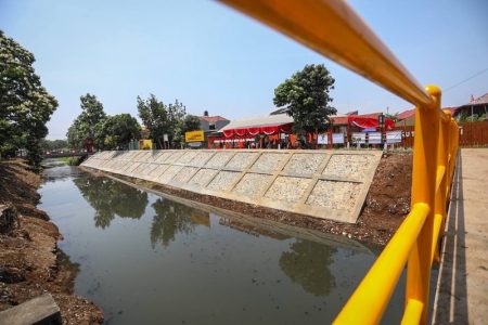 Komunitas di Bandung Jaga Kebersihan Sungai: Tingkatkan Kualitas Lingkungan untuk Masa Depan Komunitas di Bandung Jaga Kebersihan Sungai