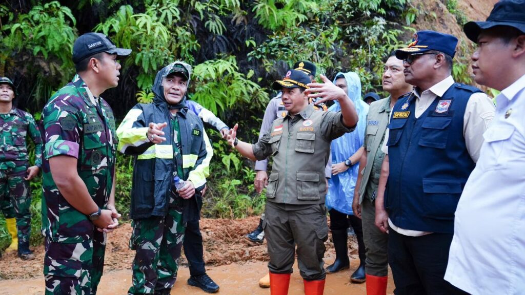 Kepala BNPB Minta Maaf Usai Lihat Lokasi Bencana (X/@BNPB_Indonesia)