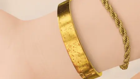 Eksklusif dari VUE: Mengenal Gelang Emas dan Keindahan Warna Emerald yang Memukau