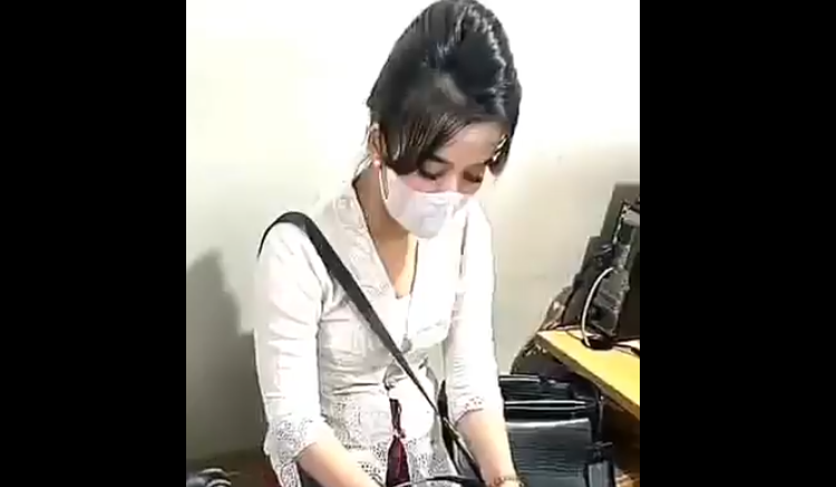 Pramugari Gadungan Batik Air Viral (Tangkapan Layar Video Viral)