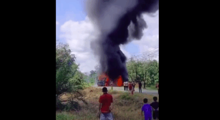 Kecelakaan Bus ALS dan Truk Tangki di Jalinsum Viral (Tangkapan Layar Video)